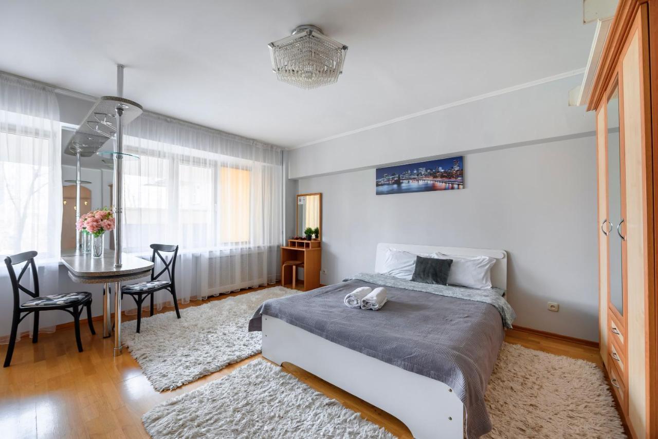 На Проспекте Ленина Apartment Almaty Bagian luar foto