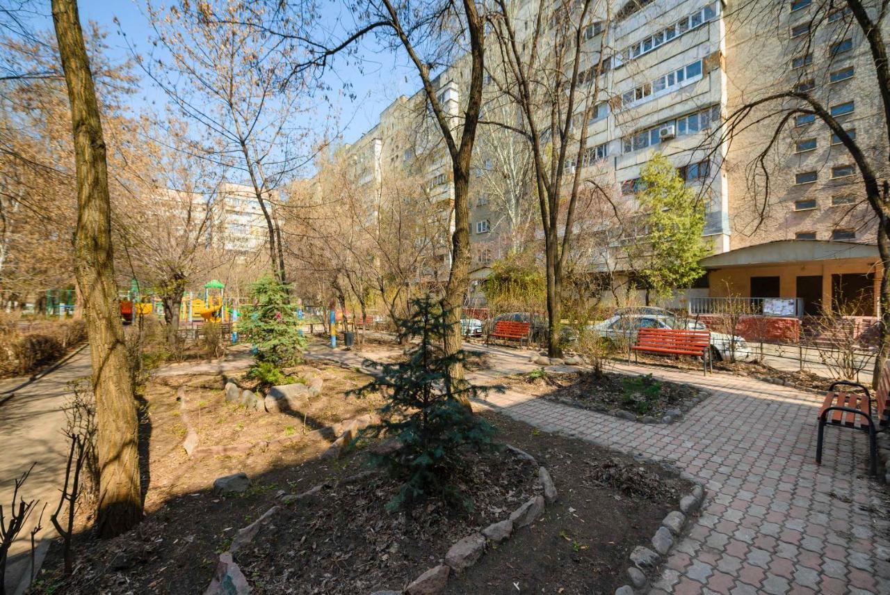 На Проспекте Ленина Apartment Almaty Bagian luar foto